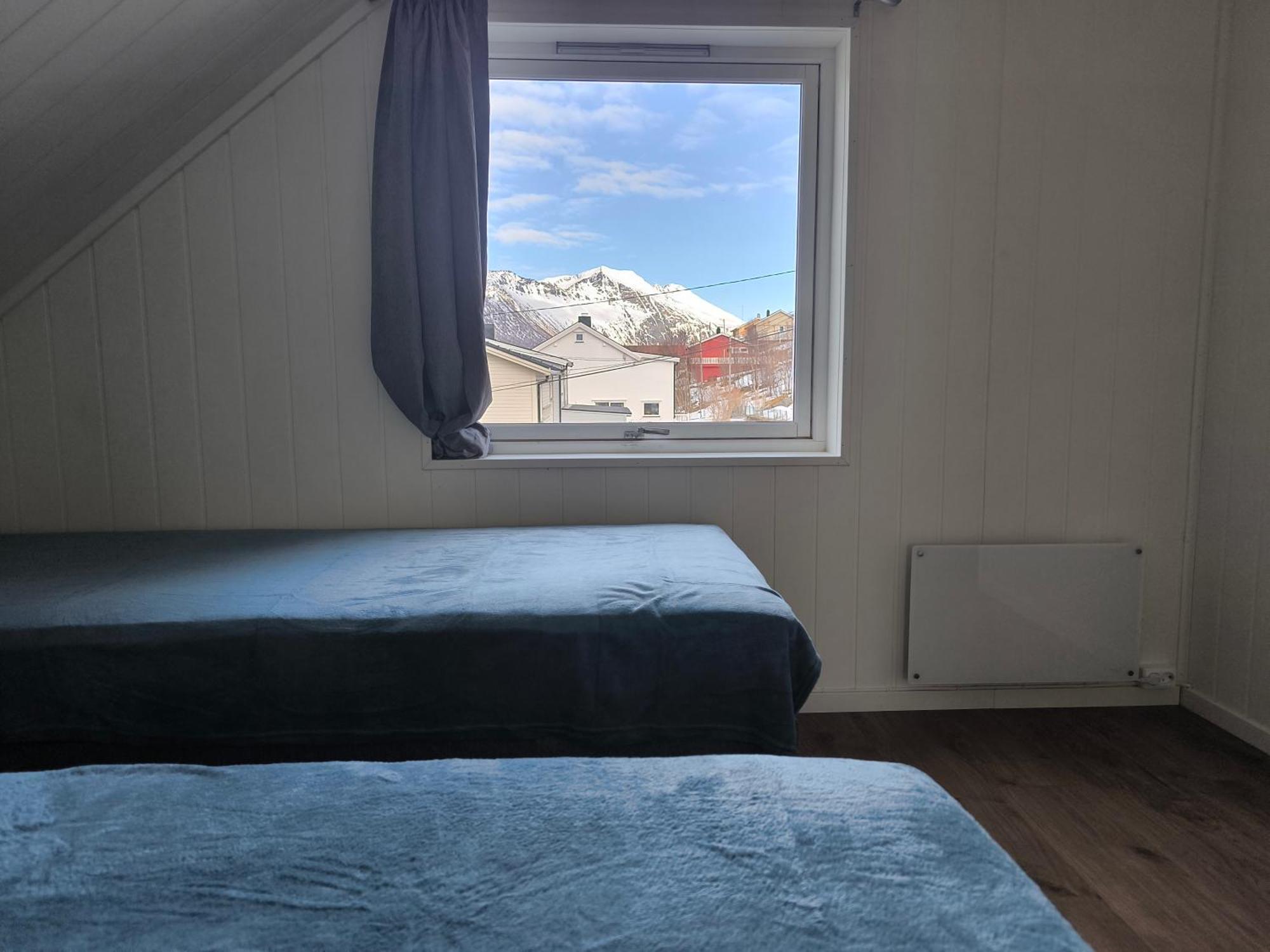 Hus Gryllefjord Vila Exterior foto