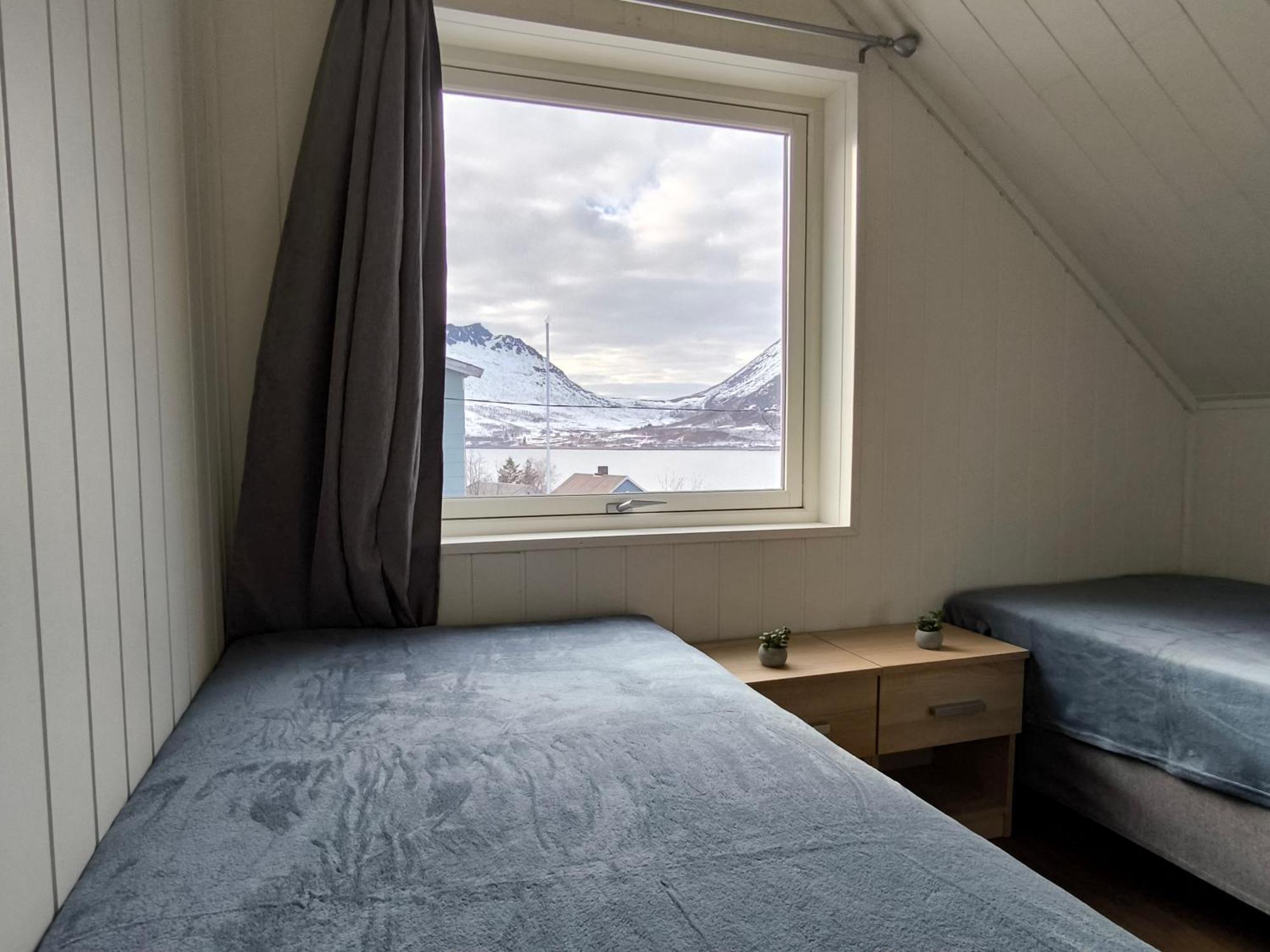 Hus Gryllefjord Vila Exterior foto